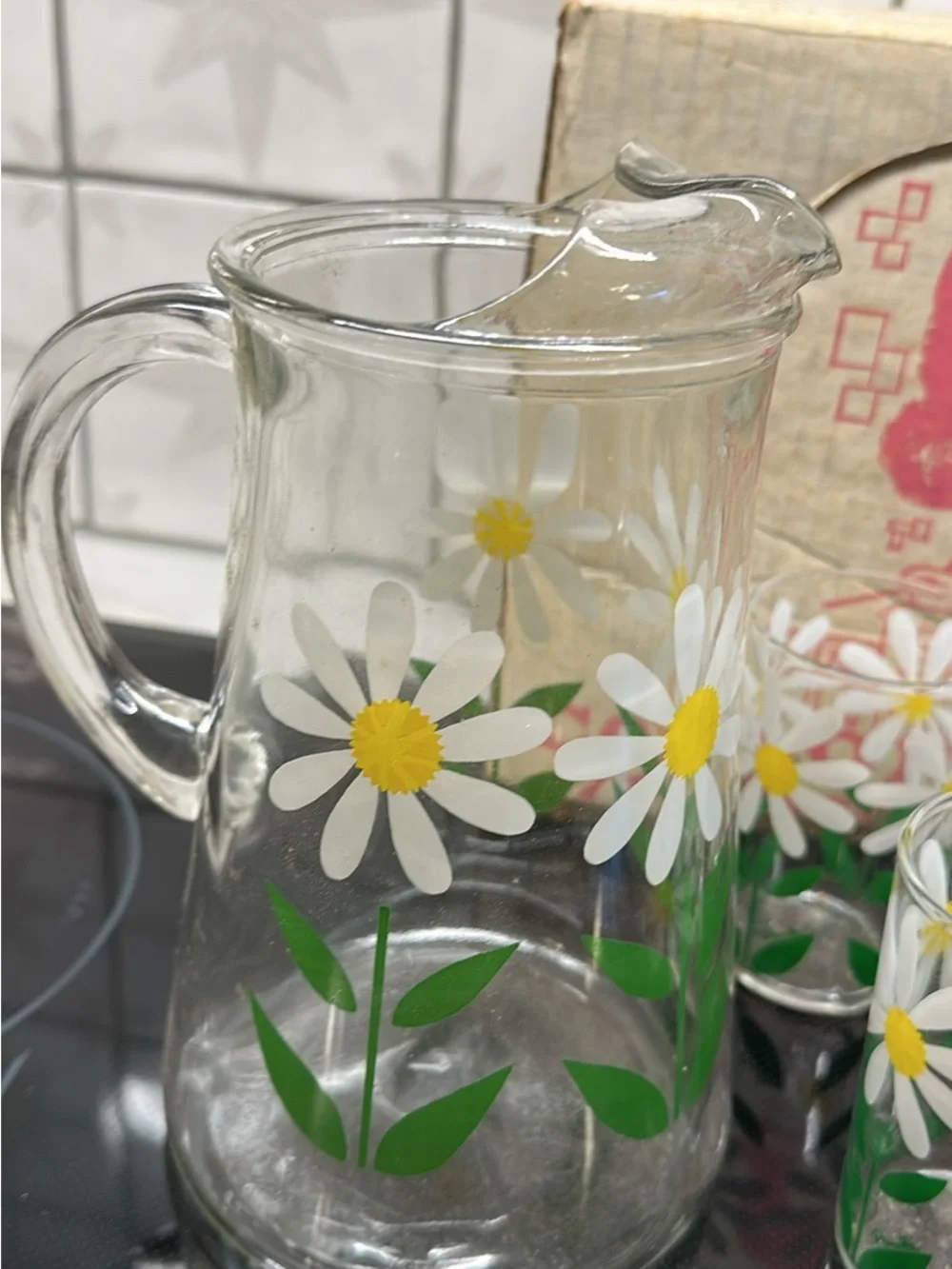 Bartlett-Collins Vintage Daisy Glass Pitcher & Tumbler Set w/ box